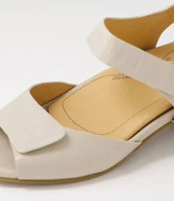 Ava Xw Almond Leather Sandals