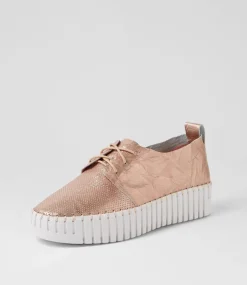 Batu Pink Shine Leather Sneakers