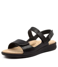 Benji Xw Black-Black Lea