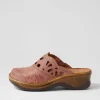 Catalonia 41 Rosa Leather Clogs