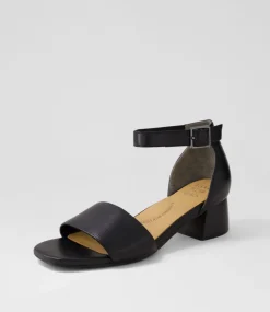 Clairest W Black Leather Sandals