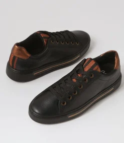 Courtyard 02 Black Leather Sneakers