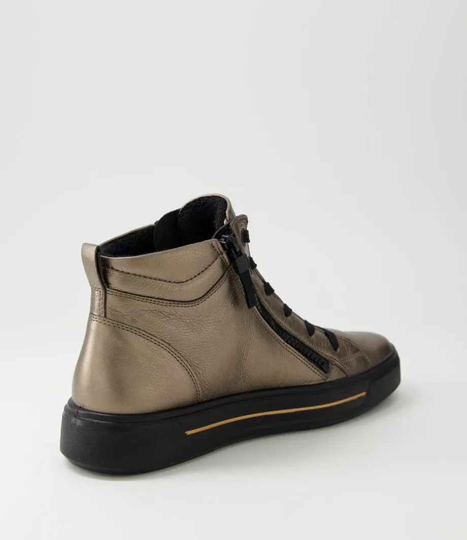 Courtyard 04 Taiga Leather Lace Up Boots