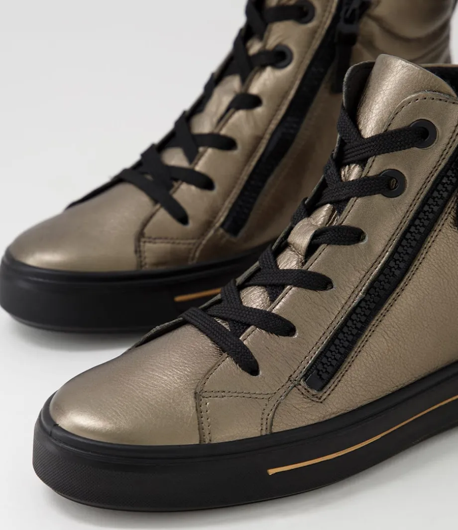 Courtyard 04 Taiga Leather Lace Up Boots