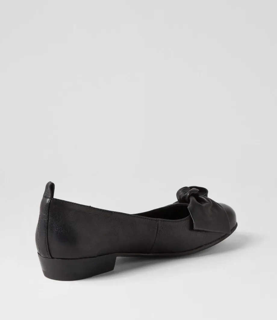 Dell Black Leather Ballet Flats