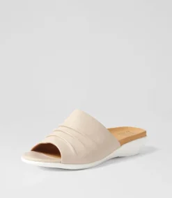 Elija Xw Almond Leather Slides