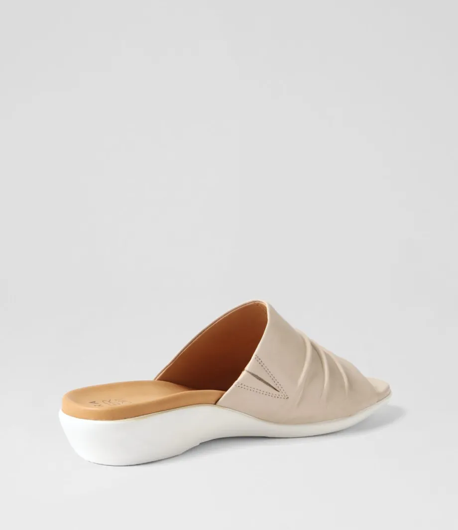 Elija Xw Almond Leather Slides