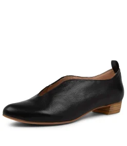 Esker Black Leather Slip-On Shoes Nh