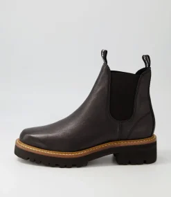 Femi Black Tumble Leather Chelsea Boots
