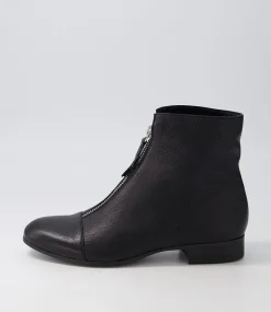 Funda Black Leather Ankle Boots