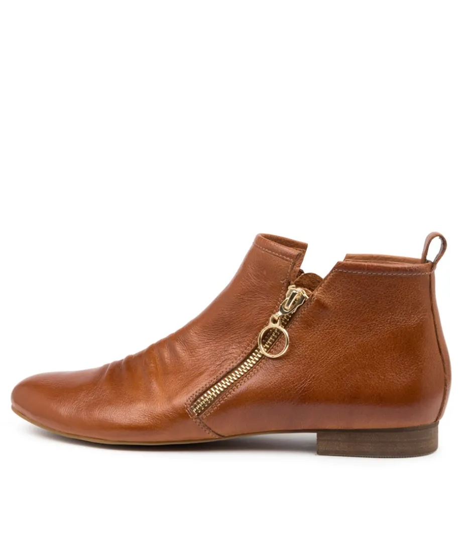 Gingerly Tan Leather