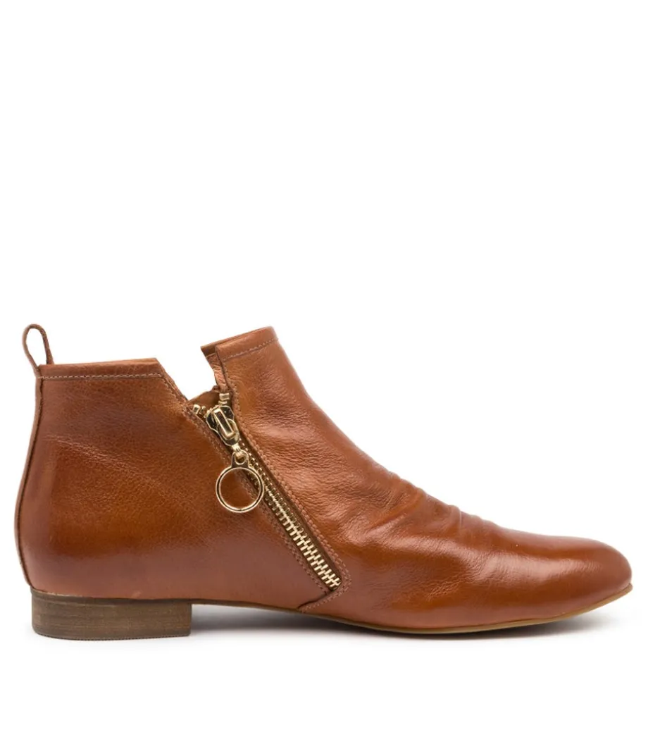 Gingerly Tan Leather