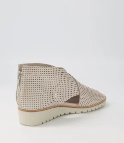 Gwisse Stone Leather Sandals