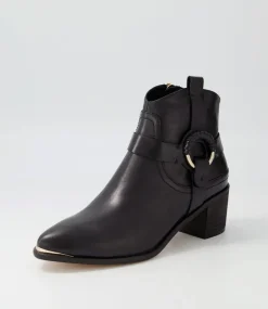 Hoyo Black Leather Ankle Boots