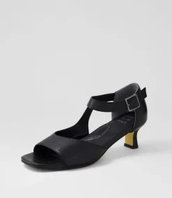 Irunn Xw Black Leather Sandals