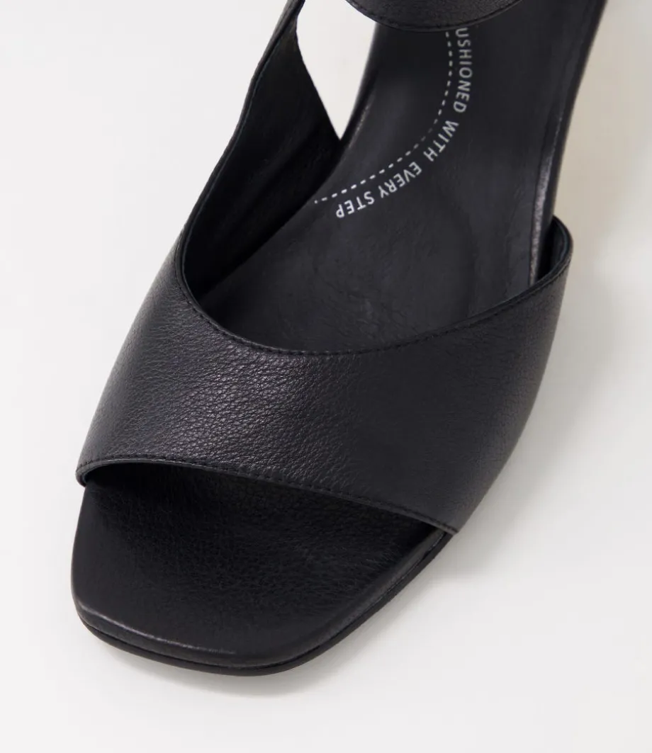 Irunn Xw Black Leather Sandals
