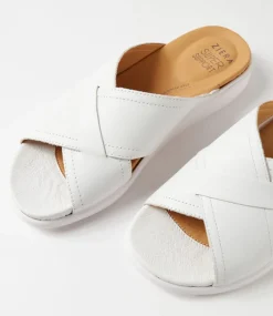 Iyolo W White Leather Slides