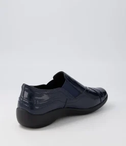 Java Xf Navy Patent Leather Flat Shoes