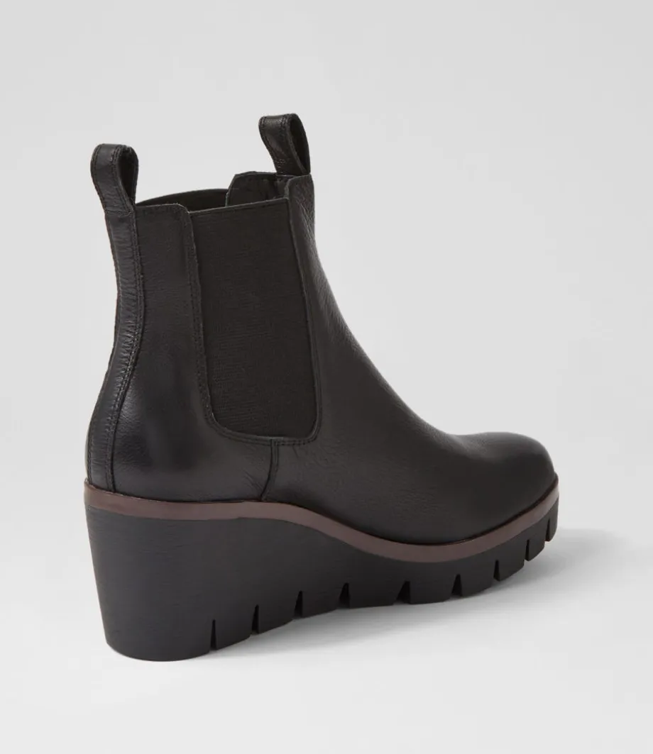 Niddle Black Leather Ankle Boots