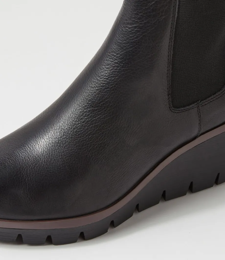 Niddle Black Leather Ankle Boots