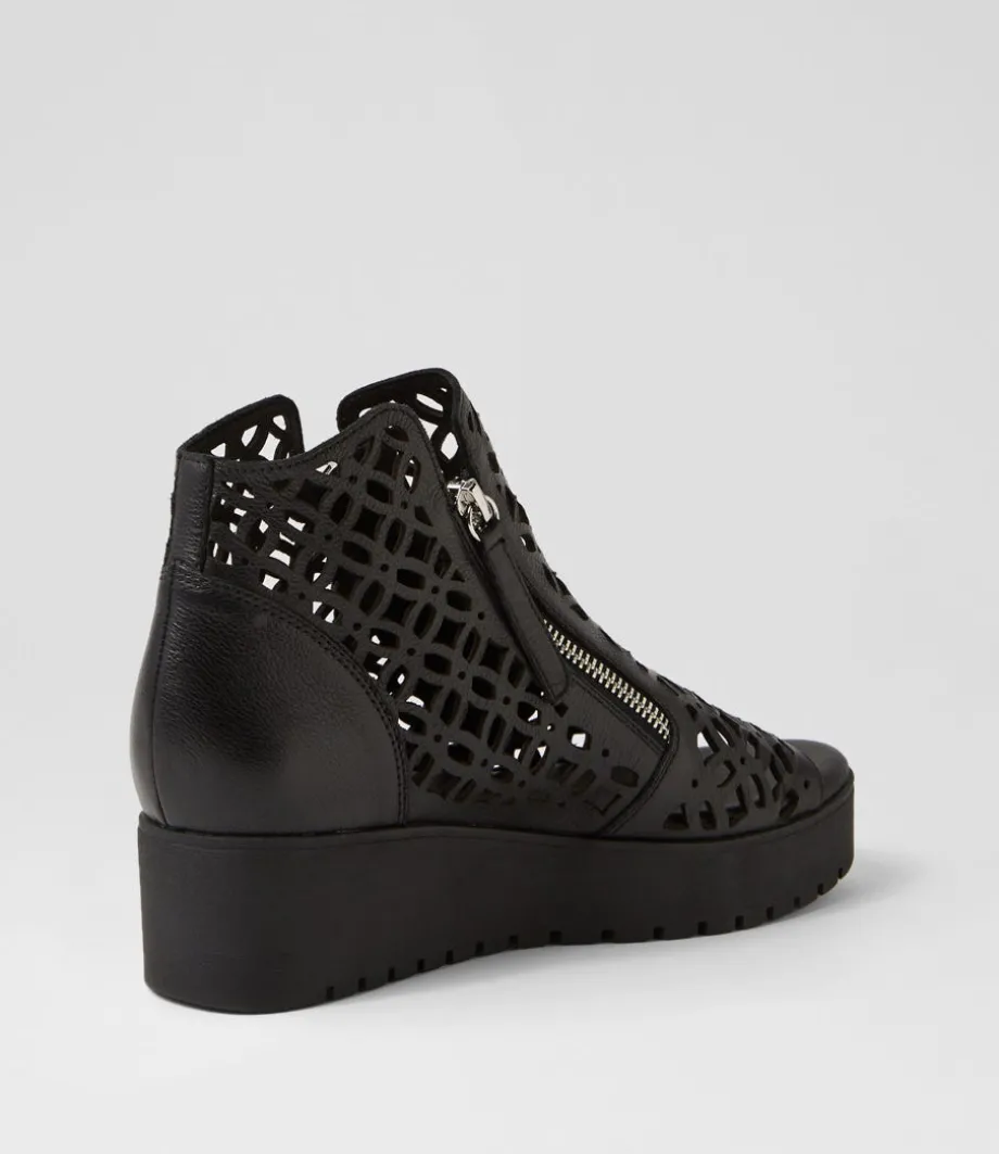 Olizzi Black Leather Sandals