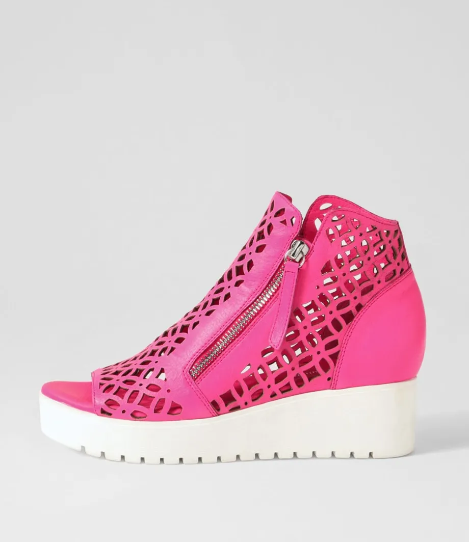 Olizzi Hot Pink White Leather Sandals