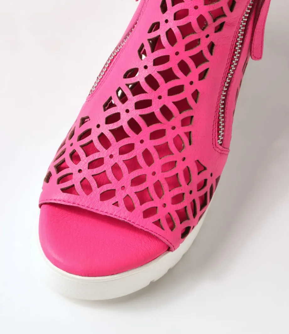 Olizzi Hot Pink White Leather Sandals
