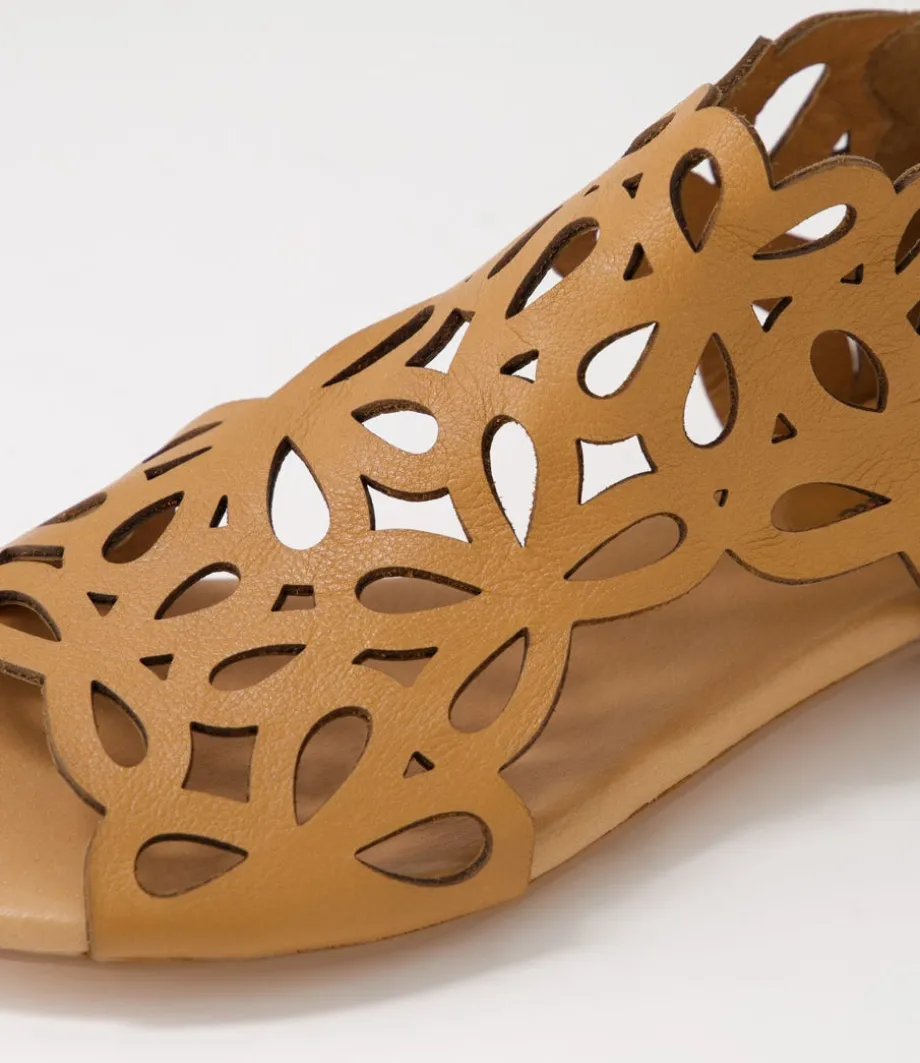 Pietro Tan Leather Sandals