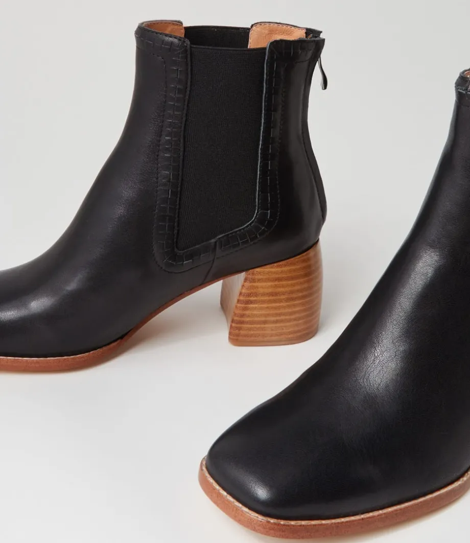 Played Black Natural Leather Chelsea Boots