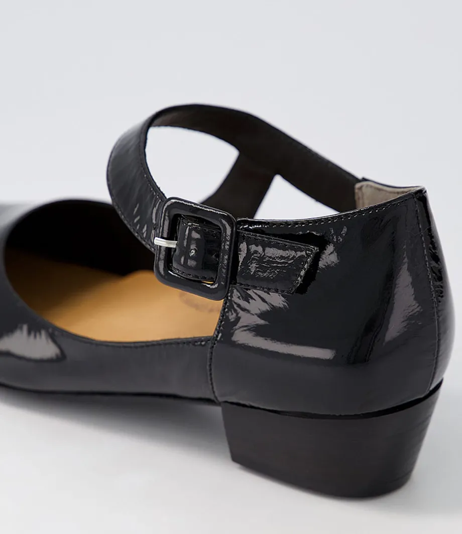 Qango Xw Black Patent Leather Flat Shoes