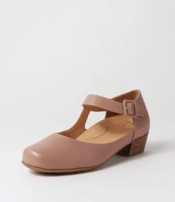 Qango Xw Cappuccino Leather Flat Shoes