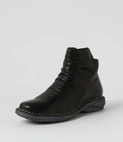 Rarar Black Leather Ankle Boots