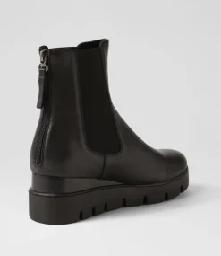 Rinnit Black Leather Chelsea Boots