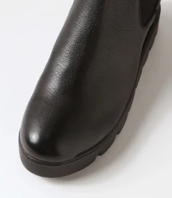 Rinnit Black Leather Chelsea Boots