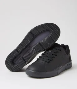 Roger Advantage W All Black Vegan Sneakers