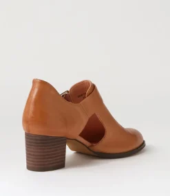 Sanfort New Tan Choc Leather Heels