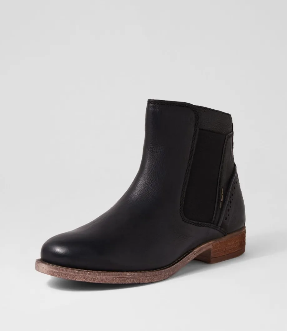 Sienna 35 Black Leather Chelsea Boots
