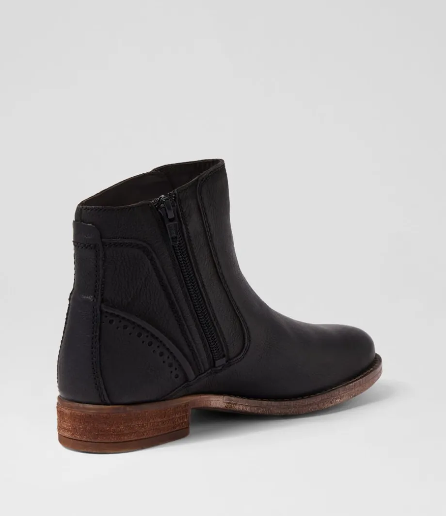 Sienna 35 Black Leather Chelsea Boots