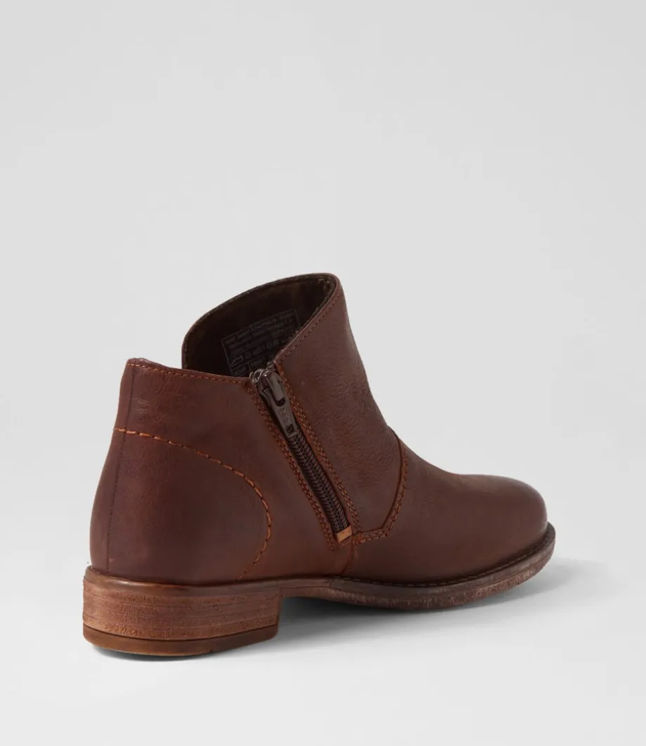 Sienna 81 Camel Leather Chelsea Boots