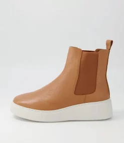Yestin Scotch Vanilla Leather Chelsea Boots